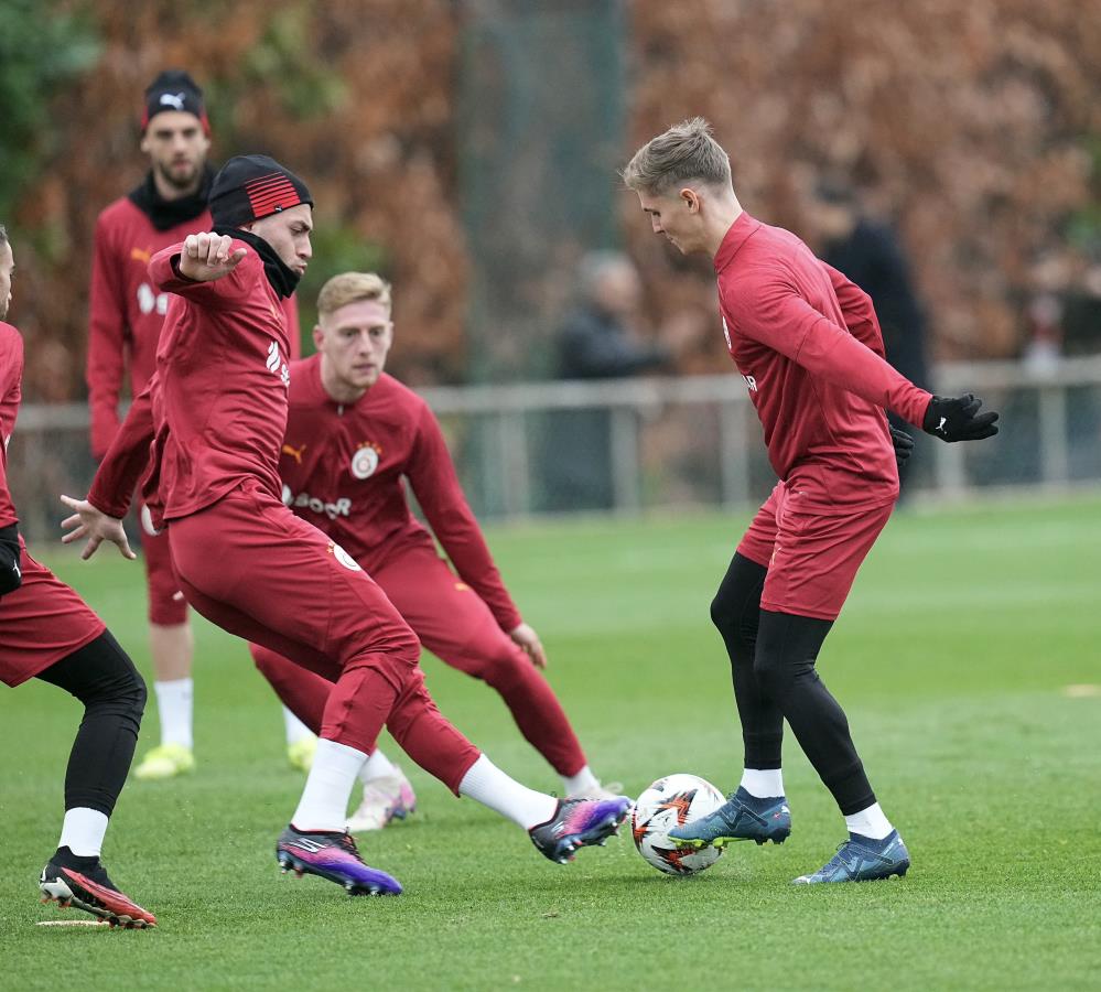 Galatasaray, AZ Alkmaar maçı hazırlıklarını tamamladı Galatasaray, AZ Alkmaar maçı hazırlıklarını tamamladı