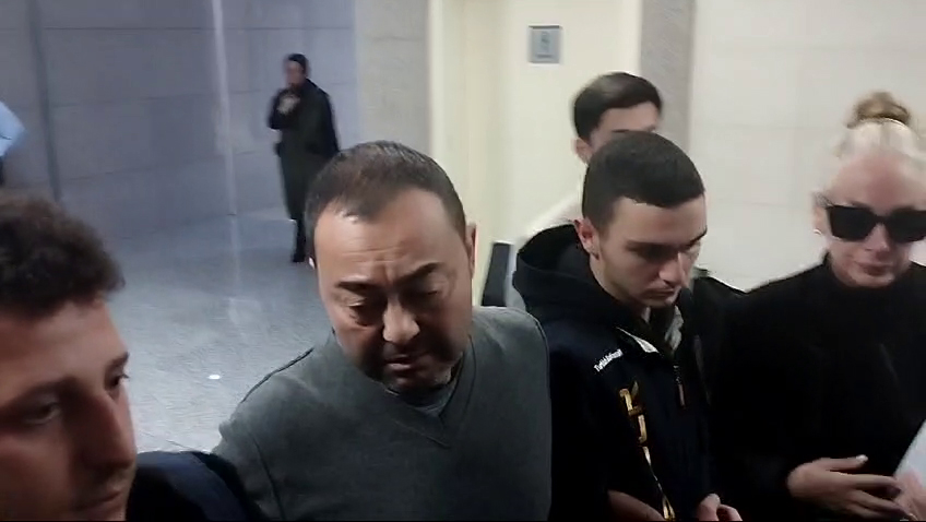 Serdar Ortaç tutuklanması talebiyle mahkemeye sevk edildi Serdar Ortaç tutuklanması talebiyle mahkemeye sevk edildi