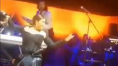 Sibel Can, konserinde talihsiz kaza geçirdi!