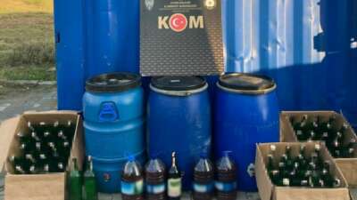 Polis ekipleri 374 litre sahte içki ele geçirdi