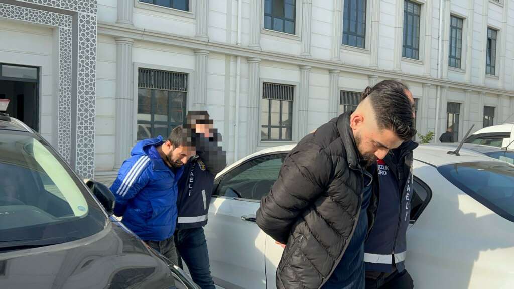 40 bin TL’lik dizüstü bilgisayar çalan şüpheliler yakalandı 40 bin TL’lik dizüstü bilgisayar çalan şüpheliler yakalandı