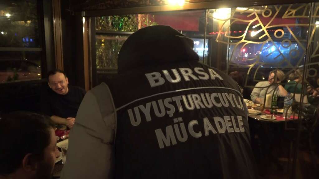 Bursa polisinden gece mekanlarına “şok” baskın Bursa polisinden gece mekanlarına “şok” baskın