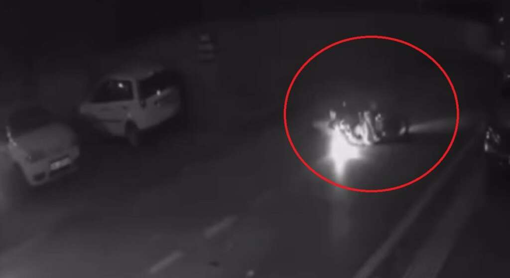 Bursa’da 2 motosikletin karıştığı ilginç kaza kamerada Bursa’da 2 motosikletin karıştığı ilginç kaza kamerada