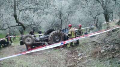 Bursa’da devrilen traktörün altında kalan yaşlı adam hayatını kaybetti