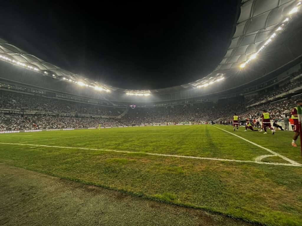 Bursaspor-Karşıyaka maçı kapalı gişe! Dev ekran talebi gündemde!