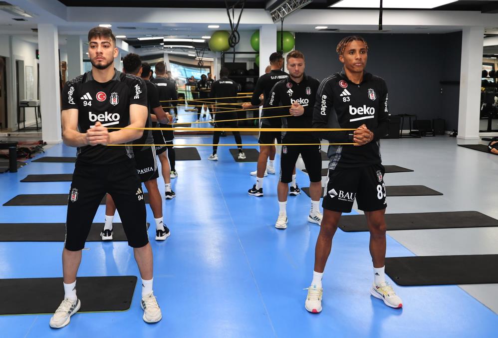 Beşiktaş salonda çalıştı
