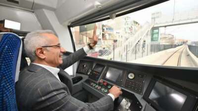 Bakan Uraloğlu, Marmaray’ın günlük yolcu rekoru kırdığını bildirdi