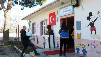 Mudanya Belediyesi’nden öğrencilere çifte destek