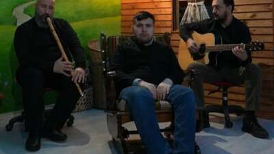 Okuduğu şiirle herkesi kendine hayran bıraktı