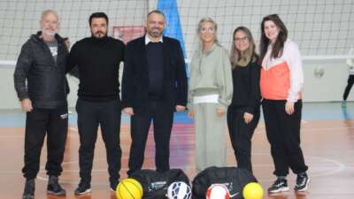 Karacabey’de okullara spor desteği devam ediyor