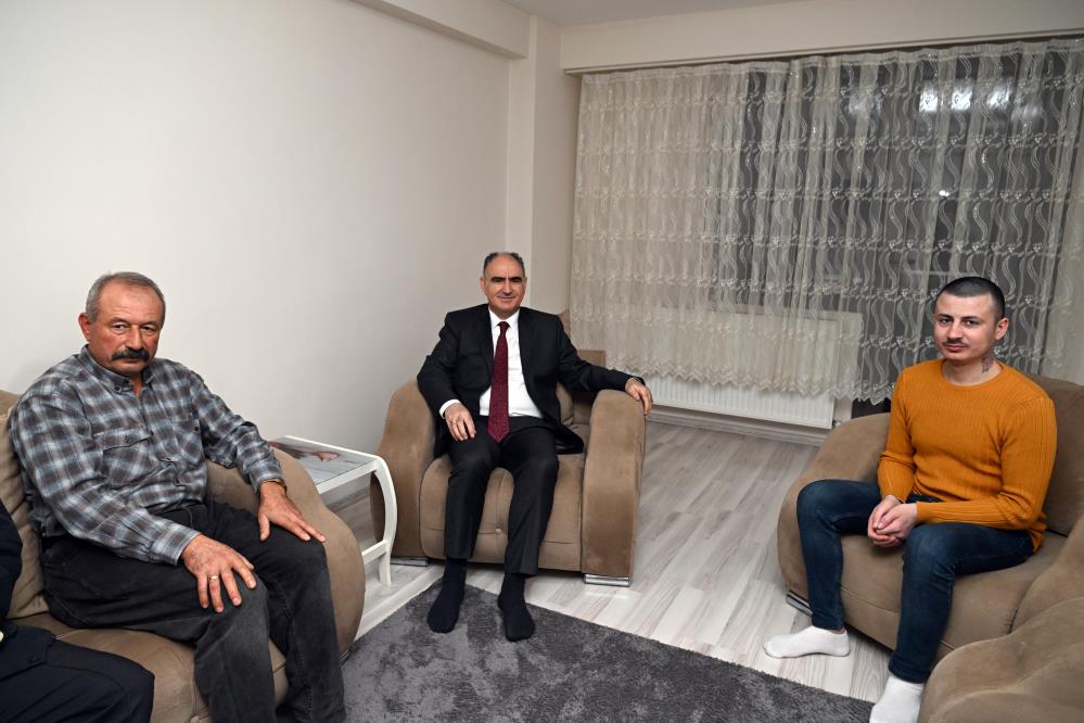 Suriye’deki hapishaneden kurtarılan gencin ailesinden duygu dolu teşekkür