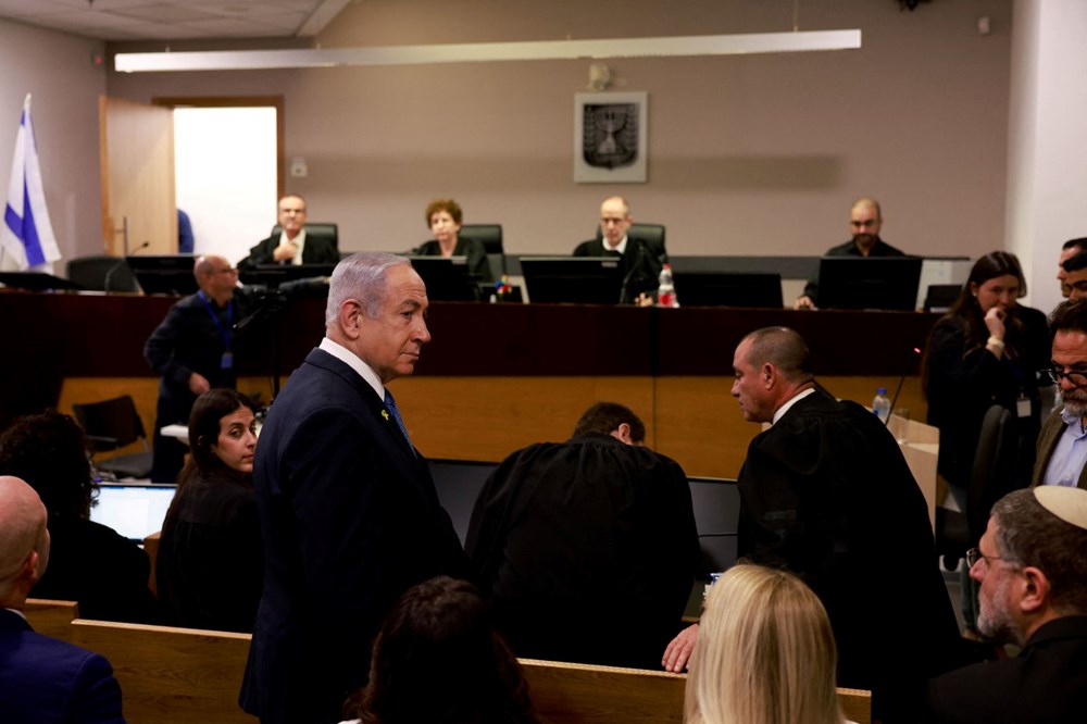 Yeraltında duruşma: Netanyahu ilk kez sanık kürsüsünde