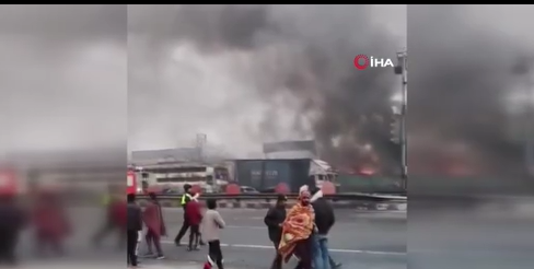 Hindistan’da çarpışan tanker ve tır alev aldı: 8 ölü