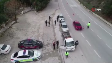 Gemlik’te sıkı denetim: 5 şüpheli yakalandı, 21 araç sürücüsüne ceza yağdı