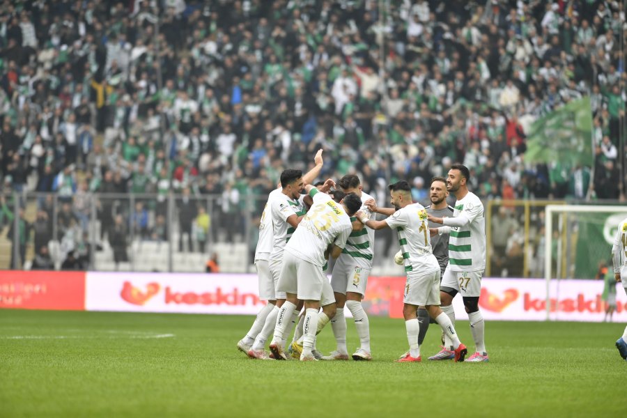 Bursaspor çok rahat: Galibiyet yedi golle geldi!