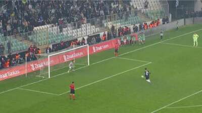 Bursaspor kupaya veda etti! Mehmet Yiğit parmağı kırık oynamış!