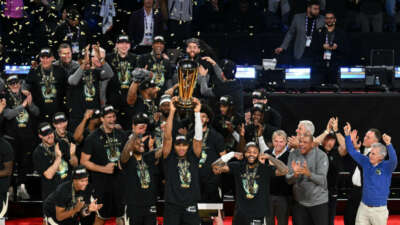 NBA Kupası’nın sahibi Milwaukee Bucks oldu