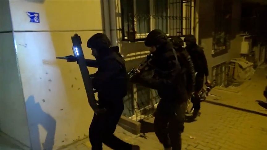 DEAŞ’a yönelik 5 ilde icra edilen operasyonda 47 şüpheli gözaltına alındı DEAŞ’a yönelik 5 ilde icra edilen operasyonda 47 şüpheli gözaltına alındı