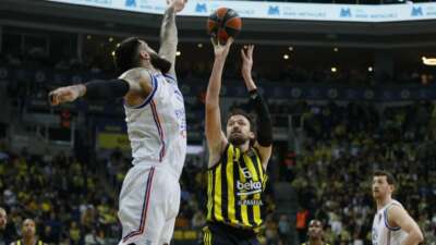 Euroleague’de Türk derbisini Fenerbahçe kazandı
