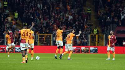 Batshuayi penaltı kaçırdı, Galatasaray kupaya 1 puanla başladı