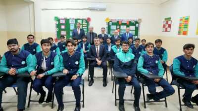 Bakan Tekin, Türkiye Maarif Vakfının Pakistan’daki okulunu ziyaret etti