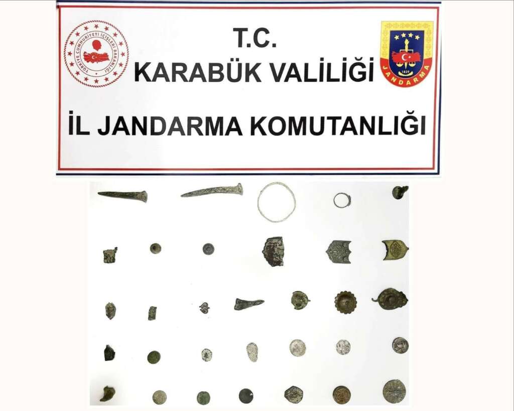 32 parça tarihi eser ele geçirildi 32 parça tarihi eser ele geçirildi