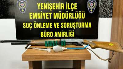 Bursa’da polisin şüphelendiği araçta uyuşturucu ve ruhsatsız silah çıktı
