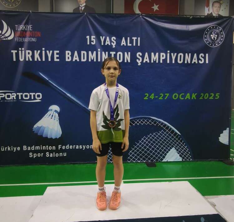 Osmangazili genç badmintoncudan gururlandıran başarı