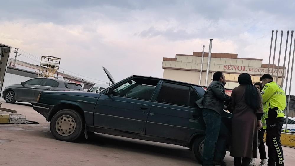 Bursa’da yakıt almaya geldi, ehliyeti kaptırdı