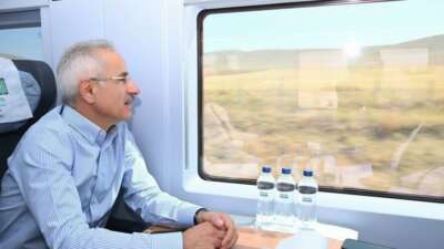 Ulaştırma ve Altyapı Bakanı Uraloğlu: “Konya-Karaman hızlı tren hattı 3 yılda 3 milyon 783 bin yolcuya hizmet verdi”