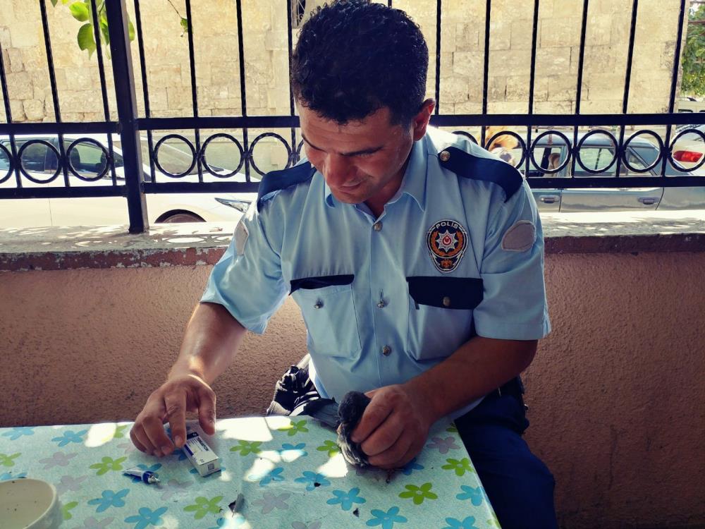Ailesini katleden polis memuru 8 yıl önce güvercin kurtarmış Ailesini katleden polis memuru 8 yıl önce güvercin kurtarmış