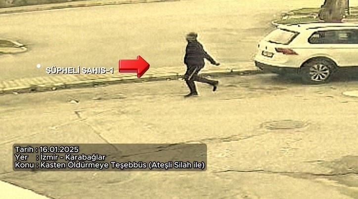 Evlenmelerine izin çıkmadı, 17 yaşındaki kız arkadaşı ve annesini tüfekle vurdu Evlenmelerine izin çıkmadı, 17 yaşındaki kız arkadaşı ve annesini tüfekle vurdu