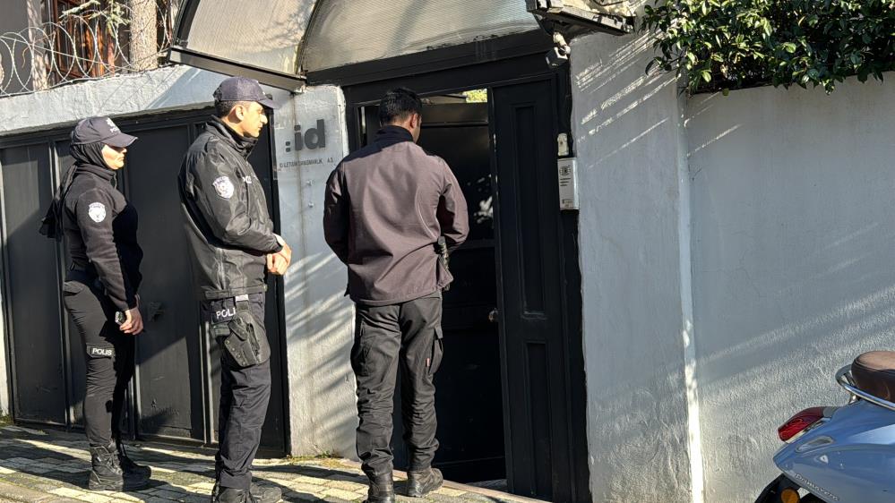 Gözaltına alınan menajer Ayşe Barım’ın iş yerinde arama yapılıyor Gözaltına alınan menajer Ayşe Barım’ın iş yerinde arama yapılıyor