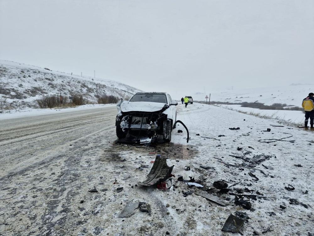 Erzurum’da trafik kazası: 2 ölü Erzurum’da trafik kazası: 2 ölü