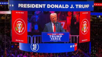 Trump’tan zafer mitinginde gövde gösterisi