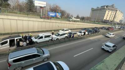 Bursa’da şehrin göbeğinde zincirleme kaza!