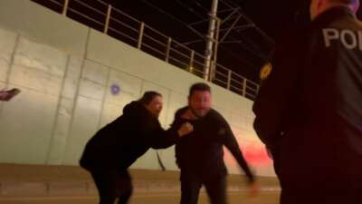 Bursa’da gergin gece: Polise hakaret edip saldırdı!