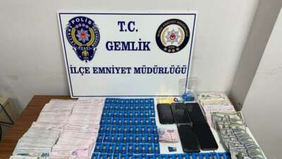 Bursa’da sahte altınları bozdururken yakalandılar