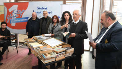 Şairler ve yazarlar kitaplarını Osmangazili gençler için bağışladı