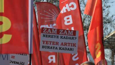 CHP’den Bursa’da miting: Açlığa, yoksulluğa, sefalet ücretlerine, adaletsizliğe hayır!
