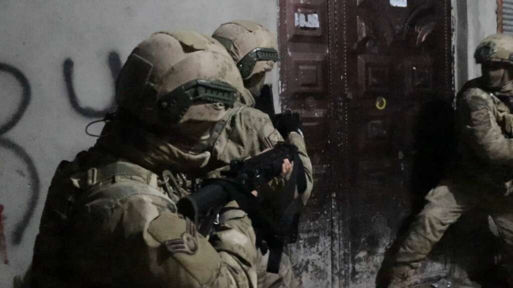 4 ilde PKK operasyonu! 4 ilde PKK operasyonu!