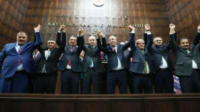 10 belediye başkanı AK Parti’ye katıldı; aralarında CHP’den istifa eden o isim de var