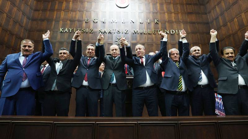 10 belediye başkanı AK Parti’ye katıldı; aralarında CHP’den istifa eden o isim de var