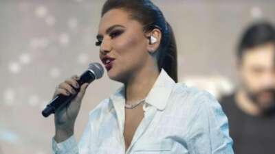 Demet Akalın, sahneye neden ütüsüz kıyafetle çıktığını anlattı
