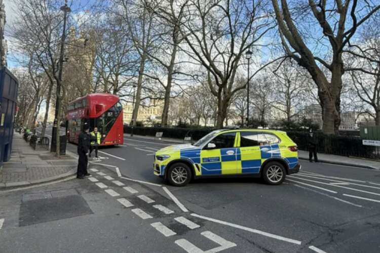 Londra’da bomba alarmı!