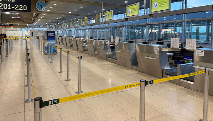 Almanya’nın Düsseldorf ve Köln havaalanlarında grev nedeniyle uçuşlar aksadı