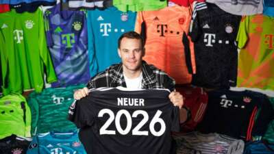 Manuel Neuer, Bayern’le sözleşmesini 2026’ya kadar uzattı