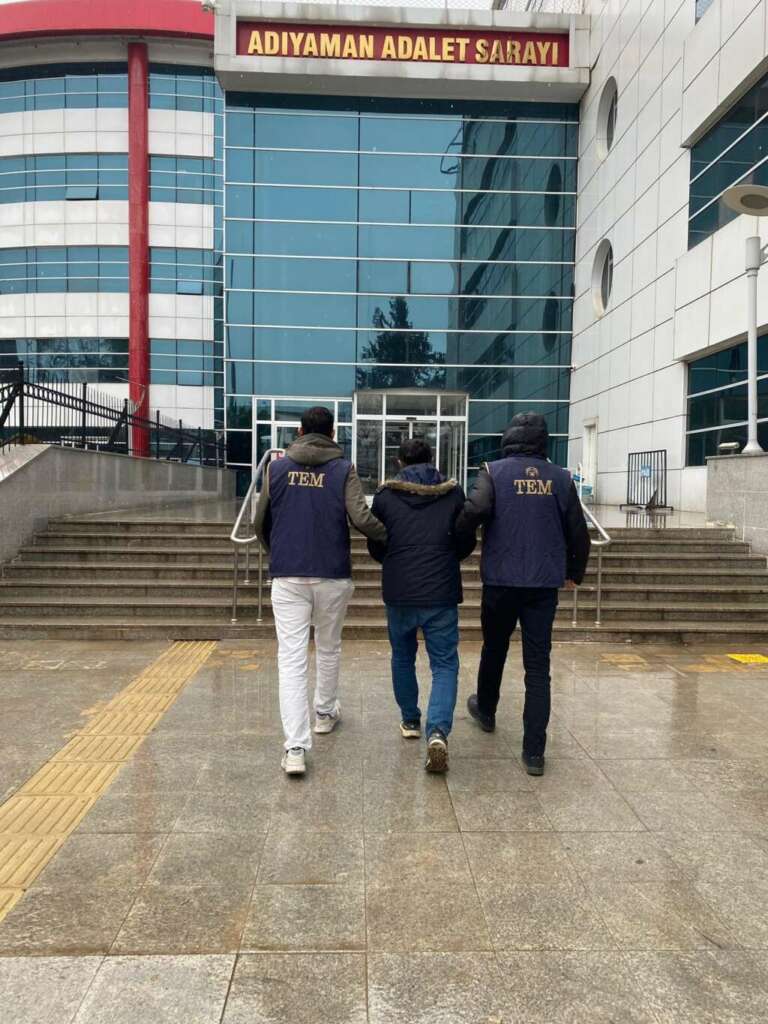 FETÖ’ye üye olmaktan 7 yıl hapis cezası alan şahıs yakalandı FETÖ’ye üye olmaktan 7 yıl hapis cezası alan şahıs yakalandı