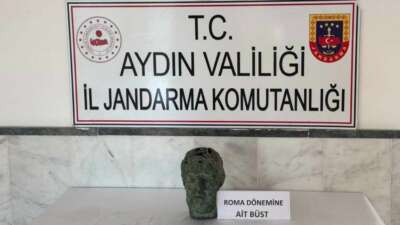 Roma dönemine ait büstü satmak isterken yakalandılar