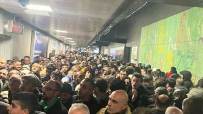 İstanbul’da metro duraklarındaki yolcu yoğunluğuna vatandaş tepkisi